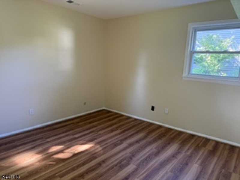 10 Renault Dr Property Photo 10