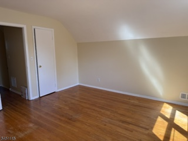 10 Renault Dr Property Photo 13