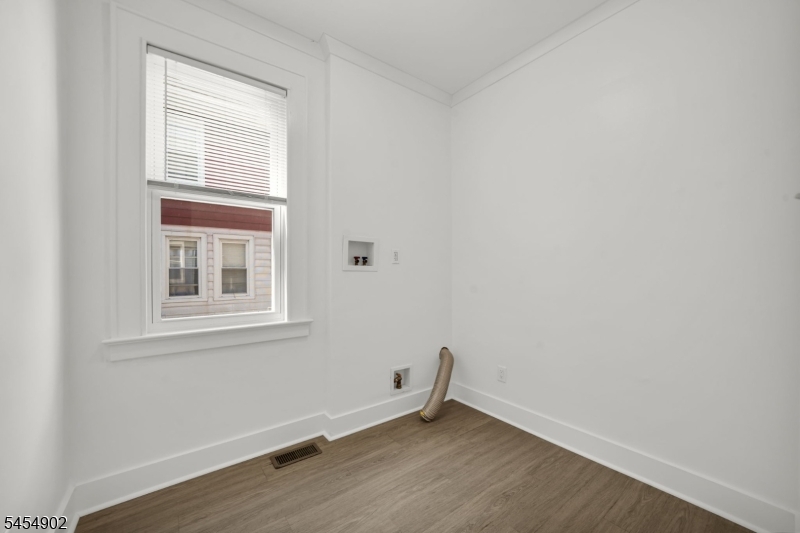 631 Maple St Property Photo 13