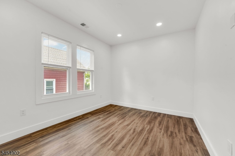 631 Maple St Property Photo 25