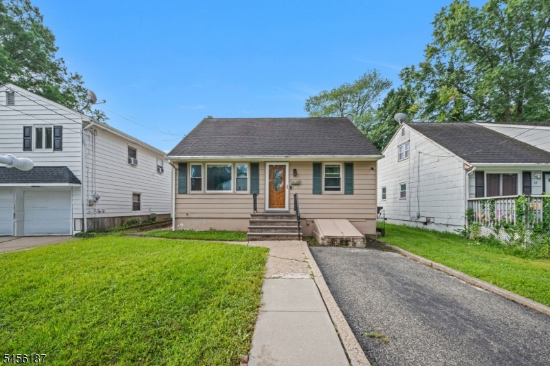 30 Carlson Pl Property Photo 1