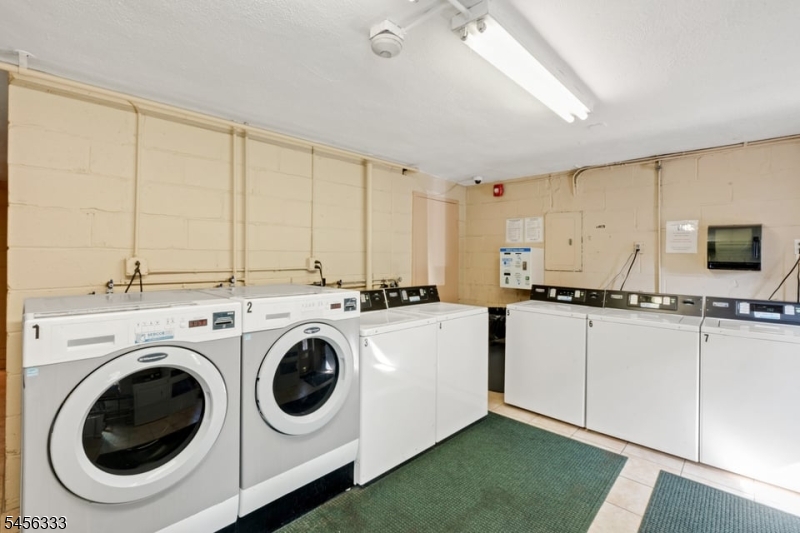 20 Jefferson St A8 Property Photo 13