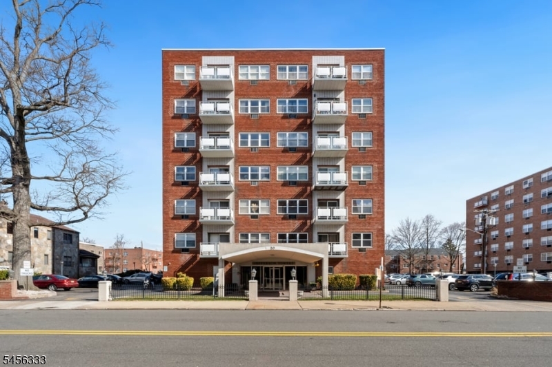20 Jefferson St A8 Property Photo 14