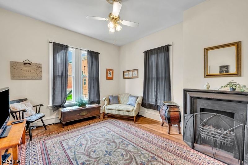 16 Greenwich St Property Photo 12