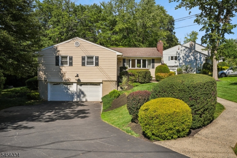 14 Burlington Rd Property Photo 1