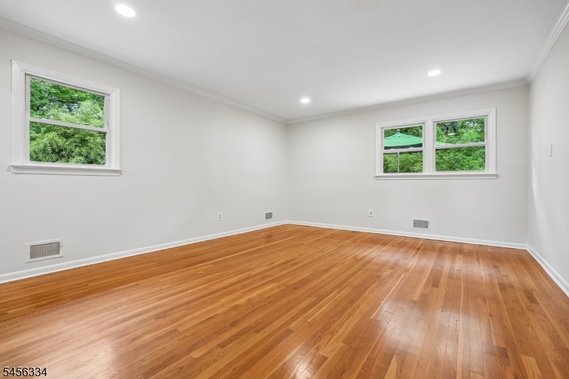 14 Burlington Rd Property Photo 16