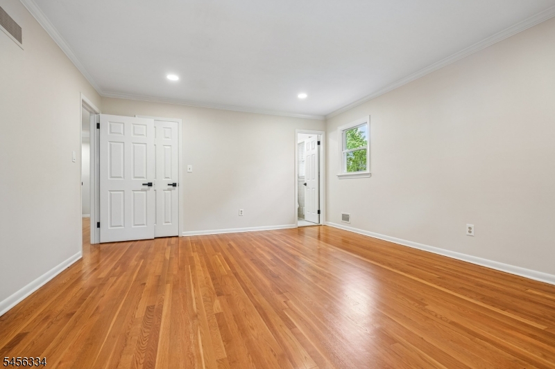 14 Burlington Rd Property Photo 17