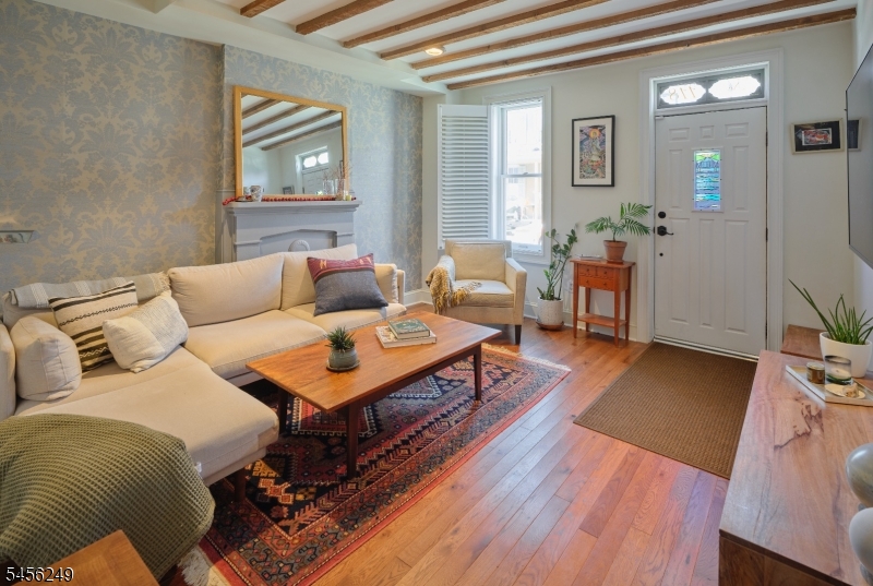 118 Clinton St Property Photo 4
