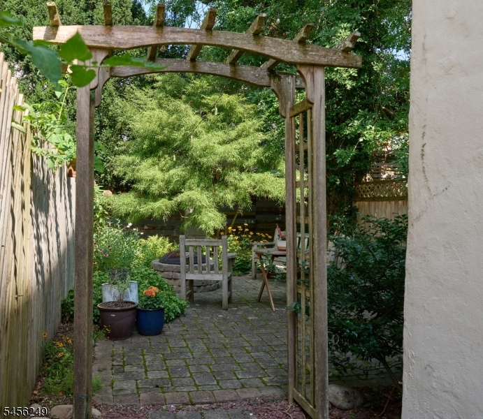 118 Clinton St Property Photo 18