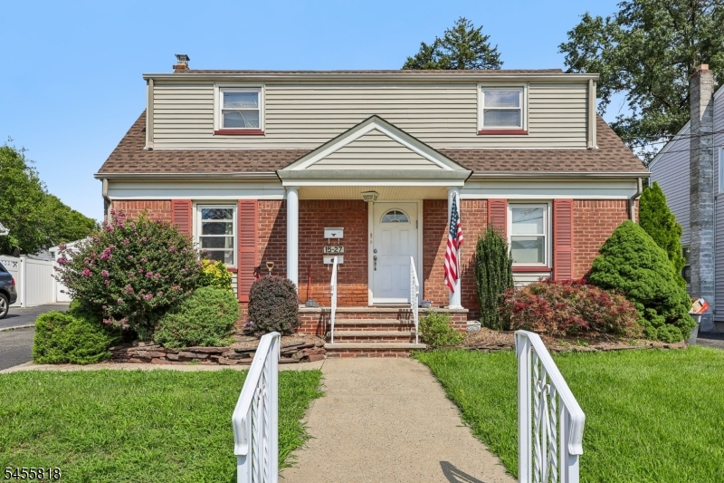 15 Parmelee Ave Property Photo 1