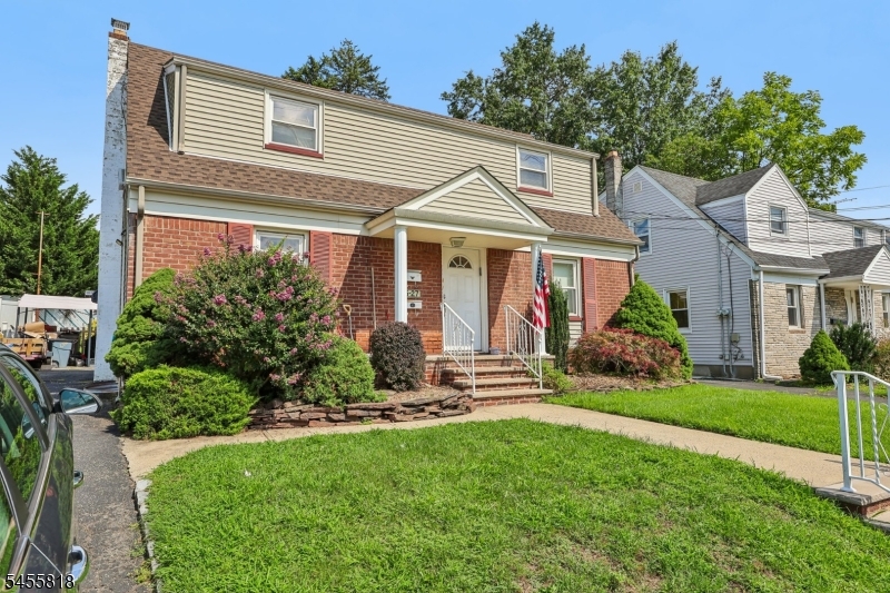 15 Parmelee Ave Property Photo 2