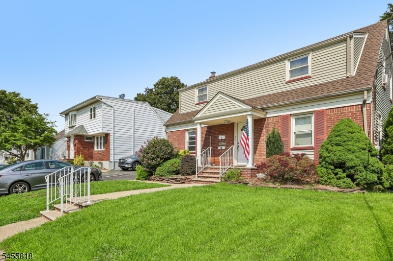 15 Parmelee Ave Property Photo 3