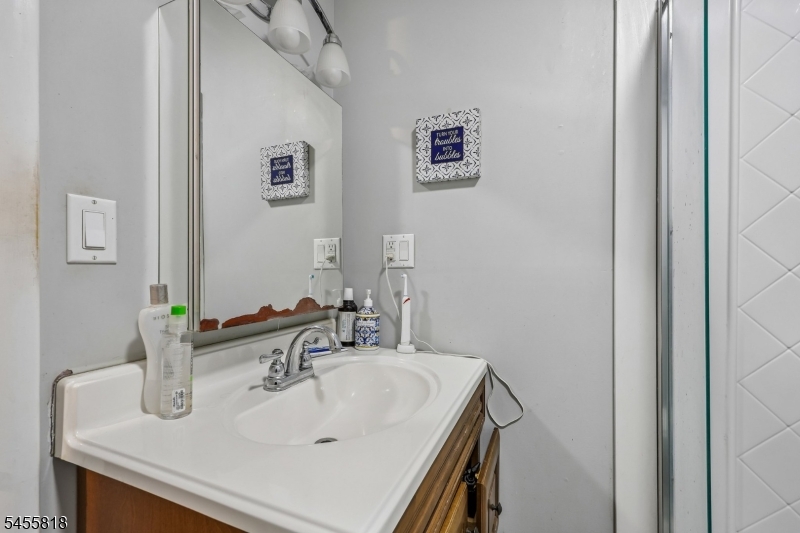 15 Parmelee Ave Property Photo 18