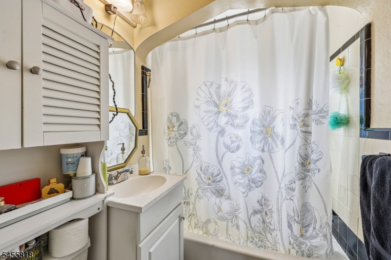 15 Parmelee Ave Property Photo 27
