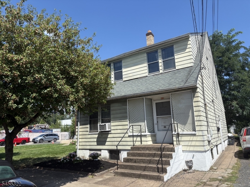 82 Roosevelt Ave Property Photo 1