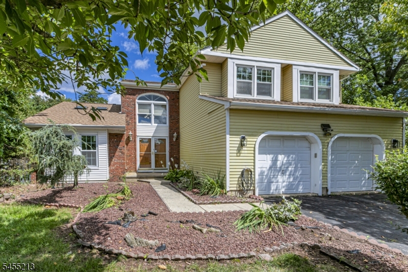 9 Chipwood Ln Property Photo 1