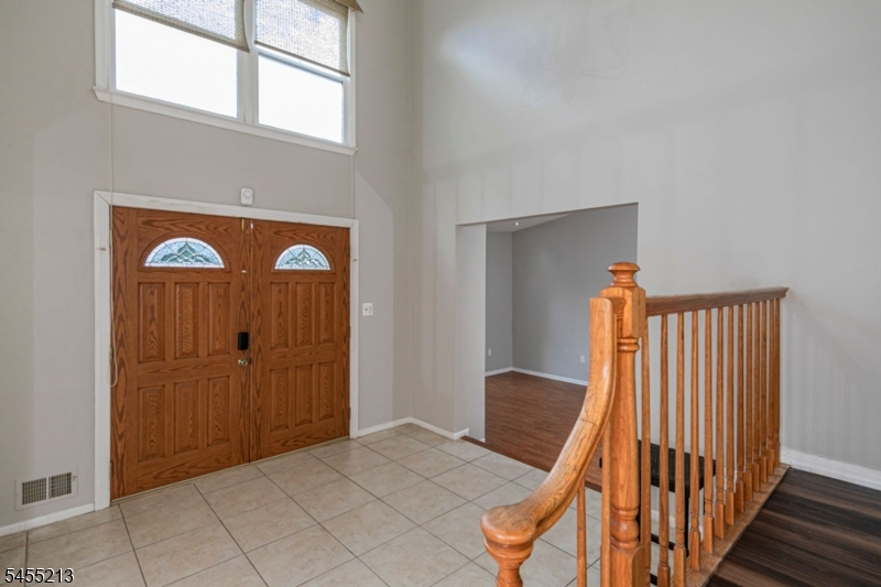 9 Chipwood Ln Property Photo 3