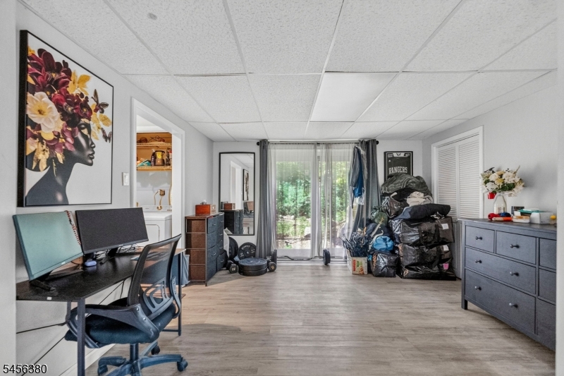 5 Lawrence Dr Property Photo 22
