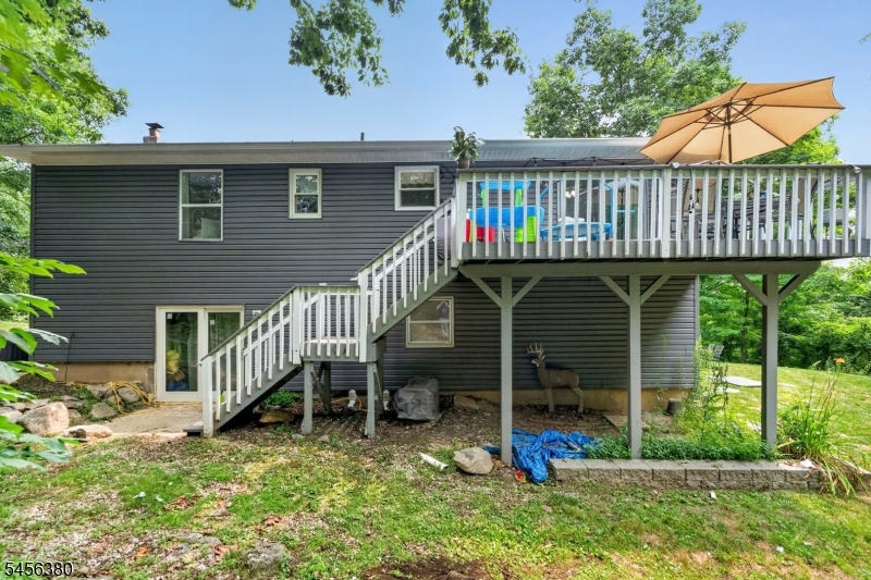 5 Lawrence Dr Property Photo 26