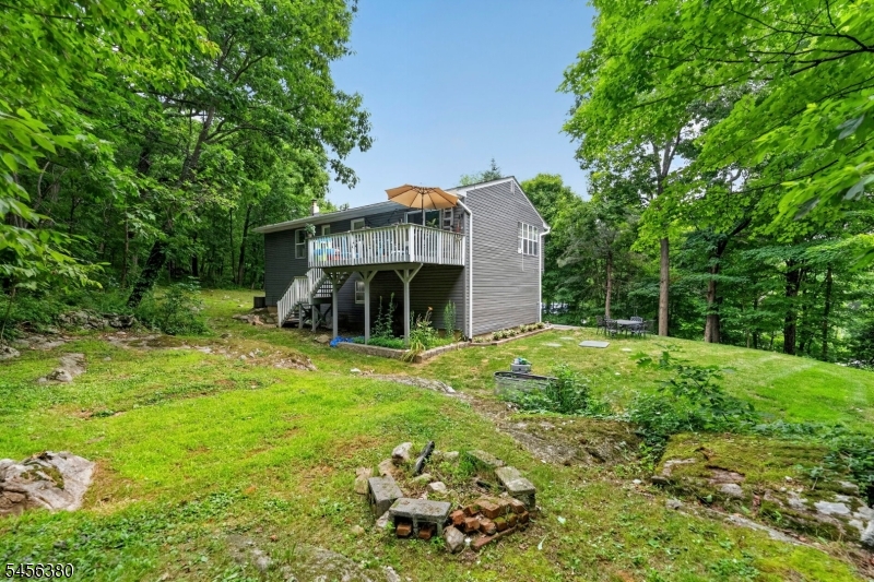 5 Lawrence Dr Property Photo 27