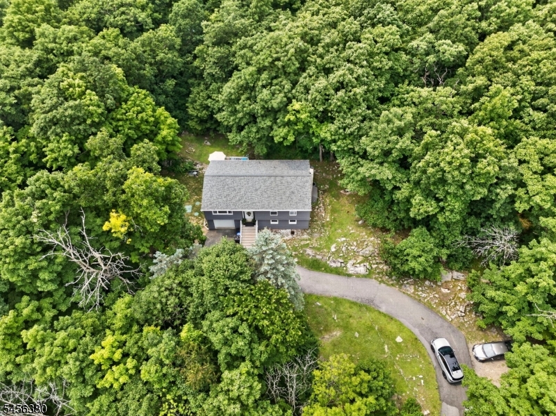 5 Lawrence Dr Property Photo 29