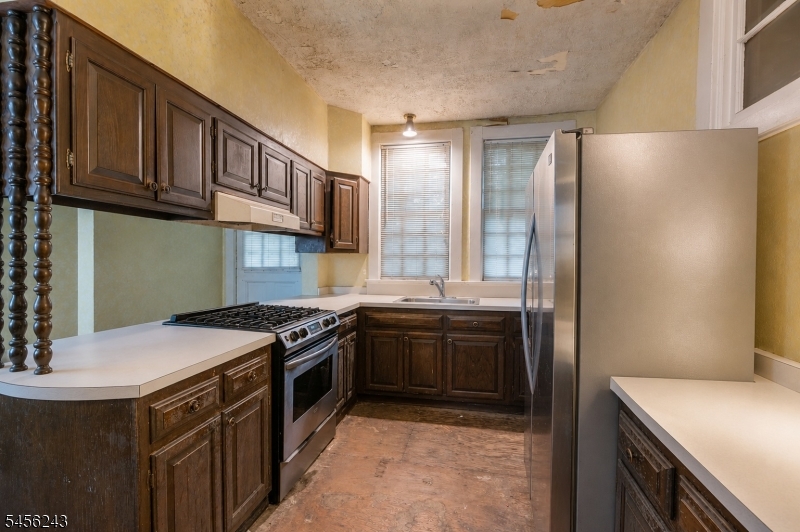 436 Stelle Ave Property Photo 6