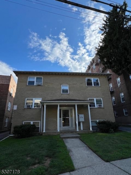 279 Chestnut St 10 Property Photo 6