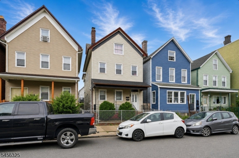 220 Inslee Pl Property Photo 2