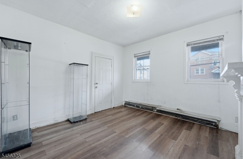 220 Inslee Pl Property Photo 6