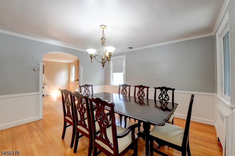2758 Larchmont Rd Property Photo 10