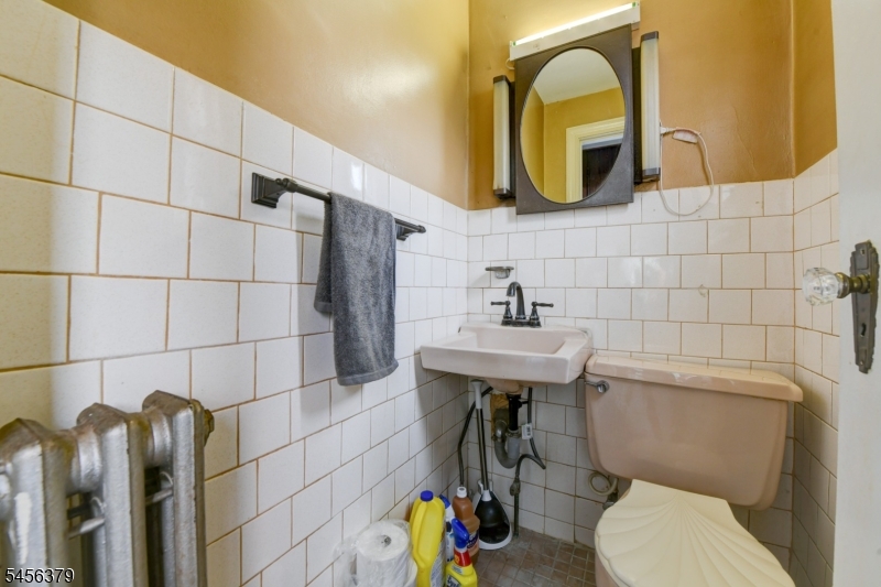 2758 Larchmont Rd Property Photo 15