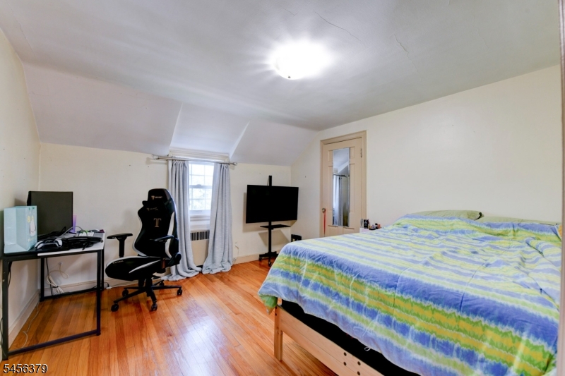 2758 Larchmont Rd Property Photo 17