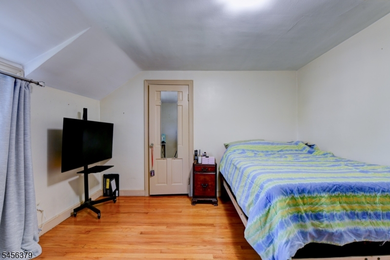 2758 Larchmont Rd Property Photo 18