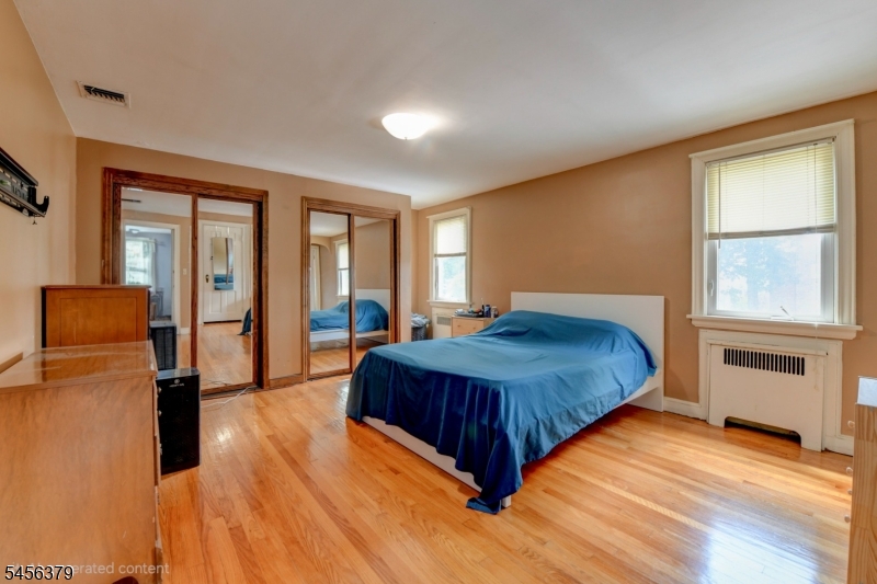 2758 Larchmont Rd Property Photo 23