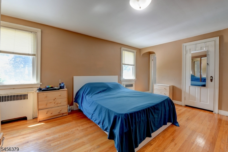2758 Larchmont Rd Property Photo 24