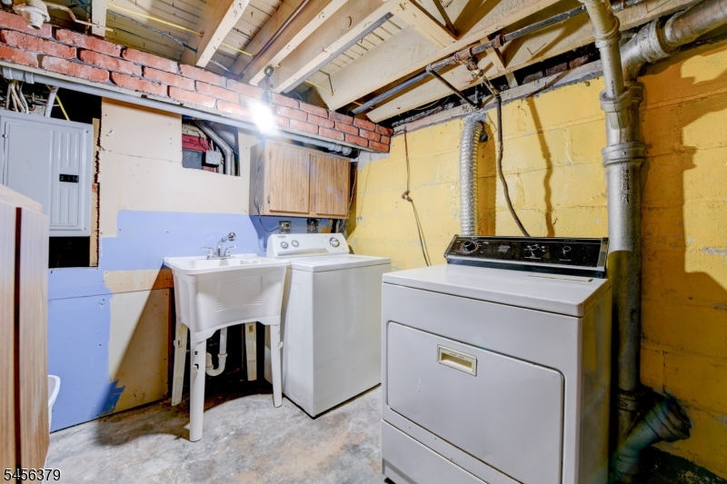 2758 Larchmont Rd Property Photo 30