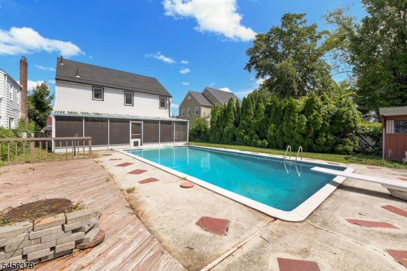2758 Larchmont Rd Property Photo 40