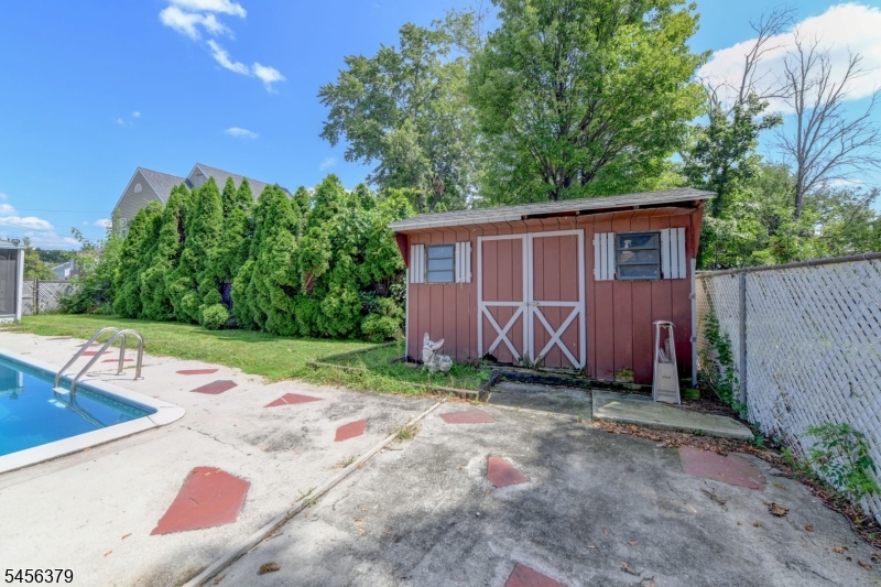 2758 Larchmont Rd Property Photo 41