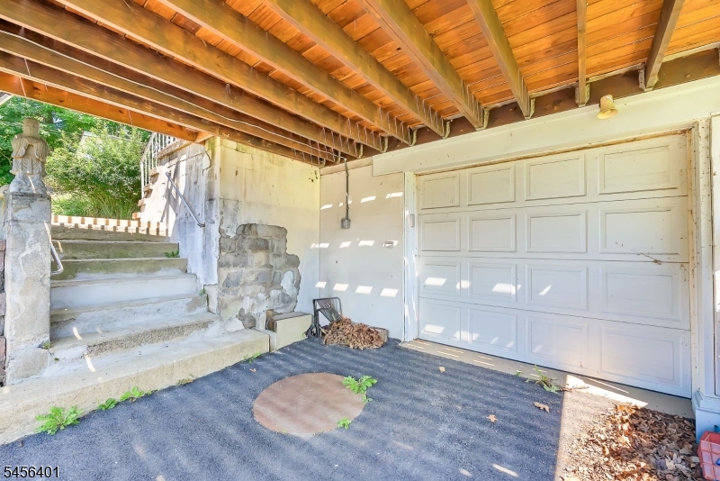 13 Hopatchung Rd Property Photo 4