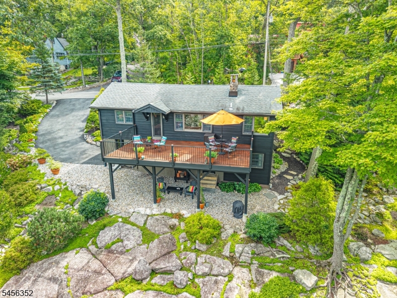 101 Hillside Rd Property Photo 3
