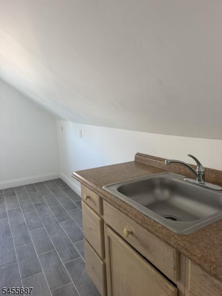 1007 W 8th St Property Photo 13