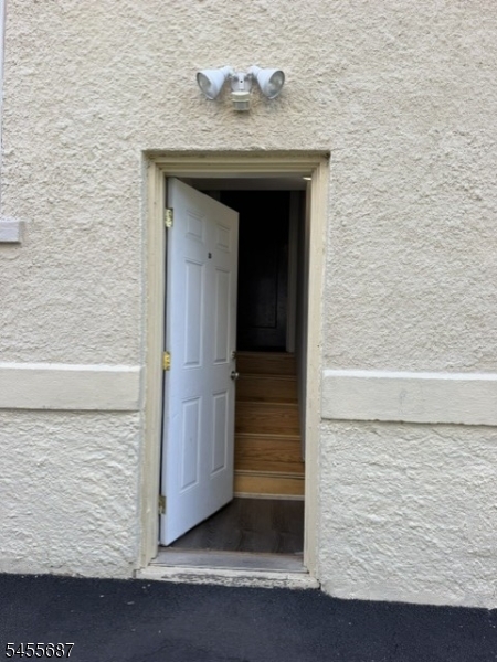 1007 W 8th St Property Photo 44