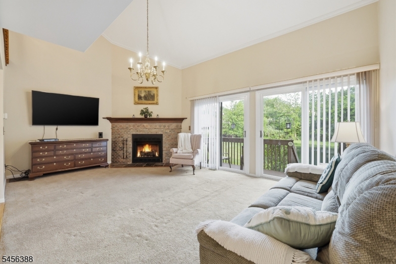 10 Oriole Ter Property Photo 2