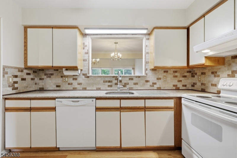 10 Oriole Ter Property Photo 7