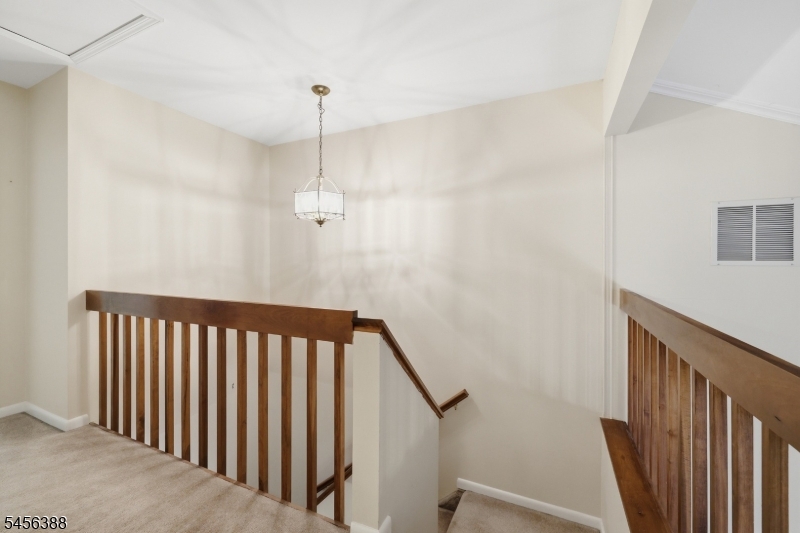 10 Oriole Ter Property Photo 14