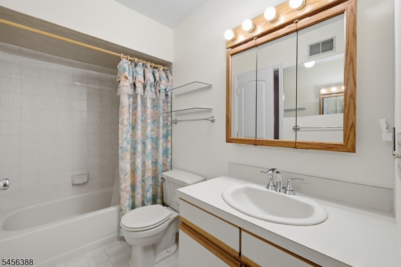 10 Oriole Ter Property Photo 17