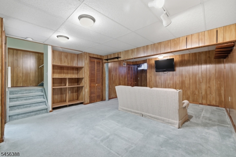 10 Oriole Ter Property Photo 23