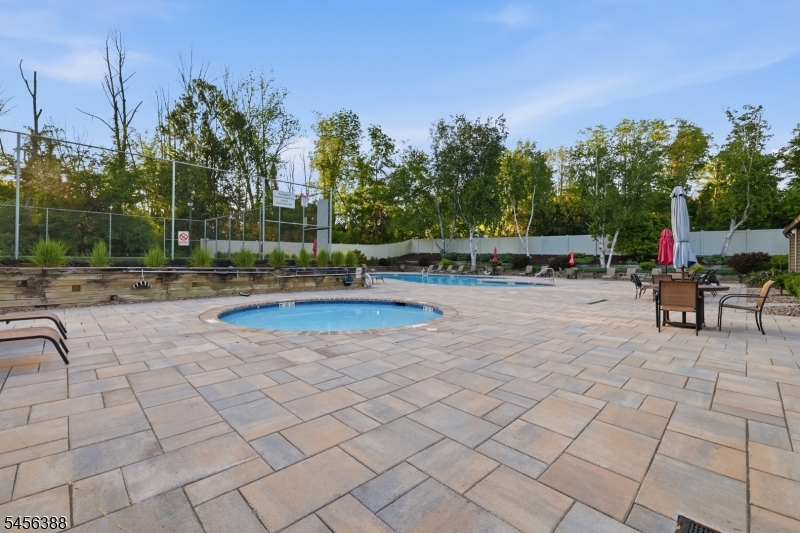 10 Oriole Ter Property Photo 27