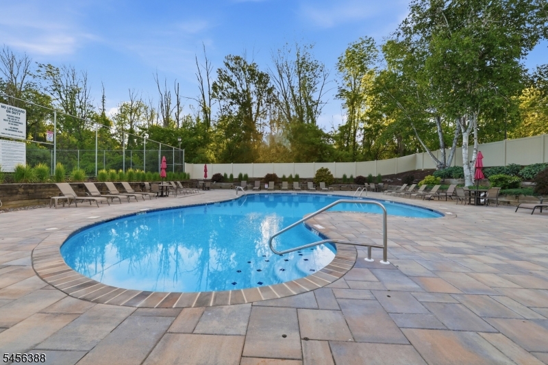 10 Oriole Ter Property Photo 29