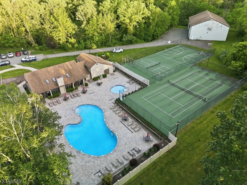 10 Oriole Ter Property Photo 30